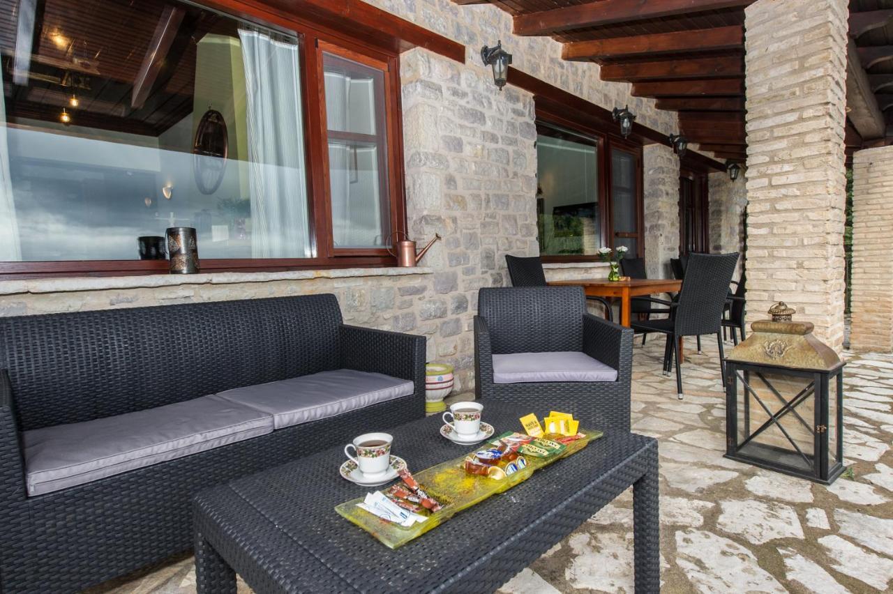 Petra Thea Villa Karítaina Buitenkant foto